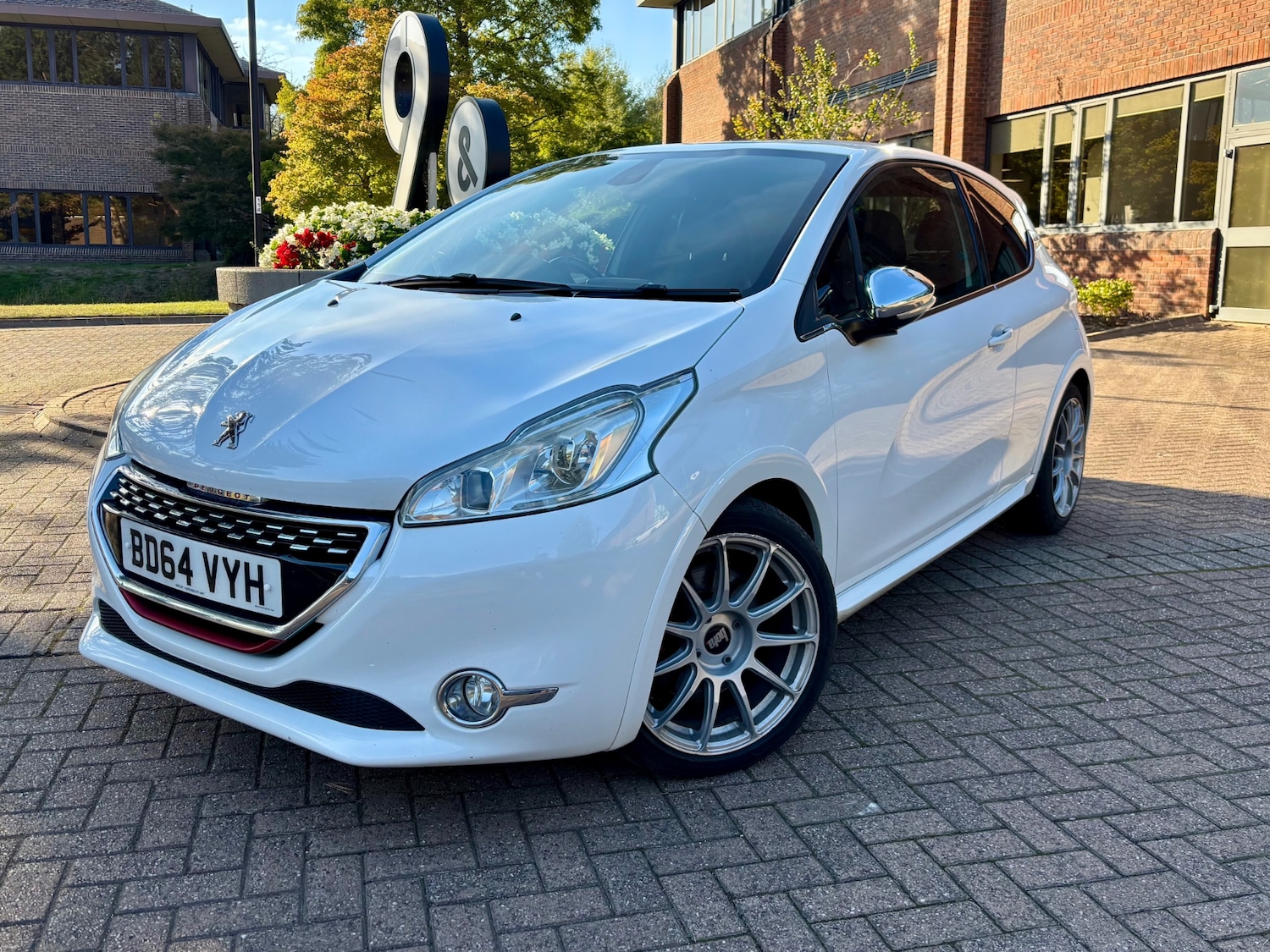 Used Peugeot 208 2015 for sale - 76118354: Photo 1