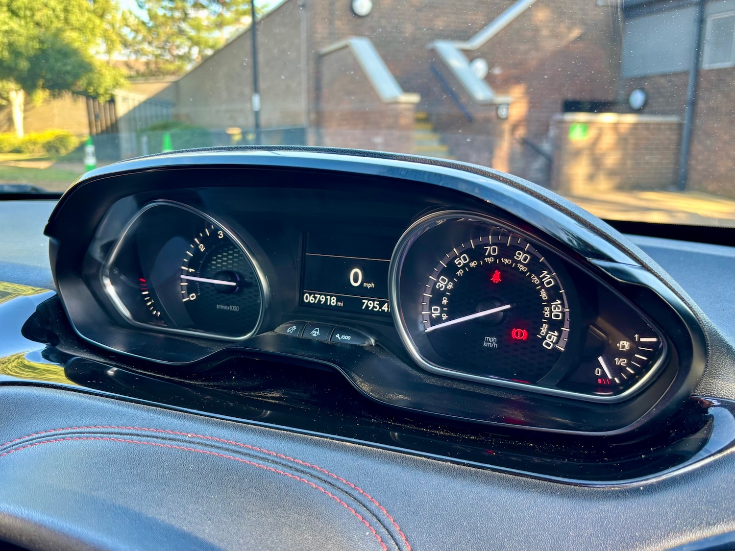 Used Peugeot 208 2015 for sale - 76118354: Photo 31
