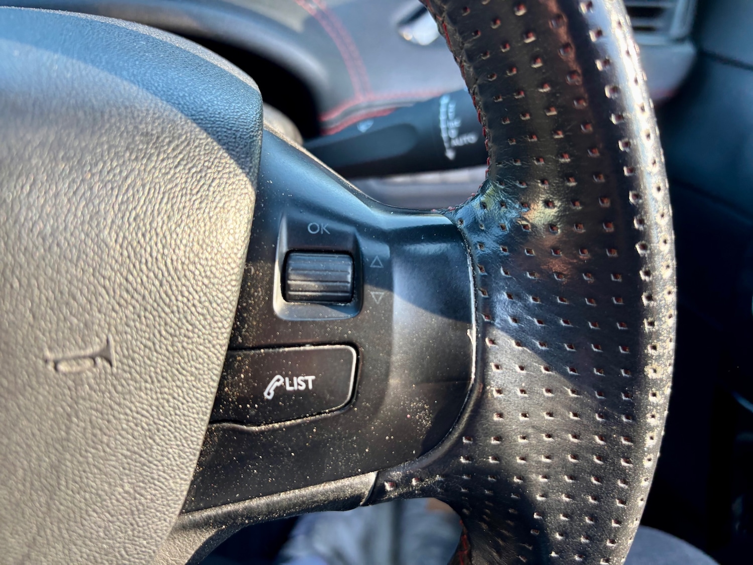 Used Peugeot 208 2015 for sale - 76118354: Photo 32