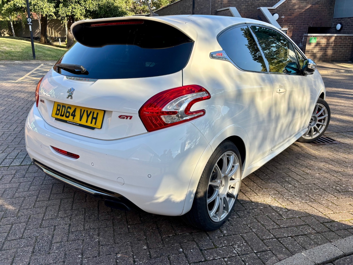 Used Peugeot 208 2015 for sale - 76118354: Photo 5