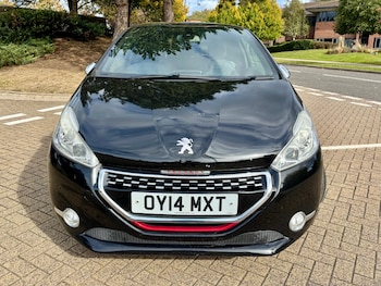 Used Peugeot 208 2015 for sale - 76177638: Photo