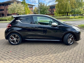 Used Peugeot 208 2015 for sale - 76177638: Photo