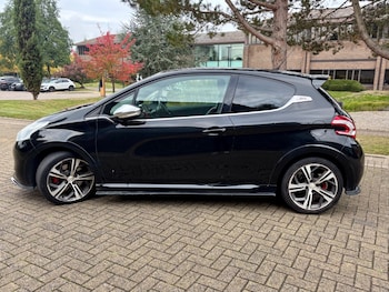 Used Peugeot 208 2016 for sale - 76159264: Photo
