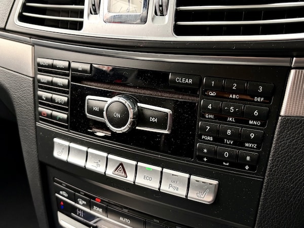 Used Mercedes-Benz E Class 2015 for sale - 76316487: Photo 37