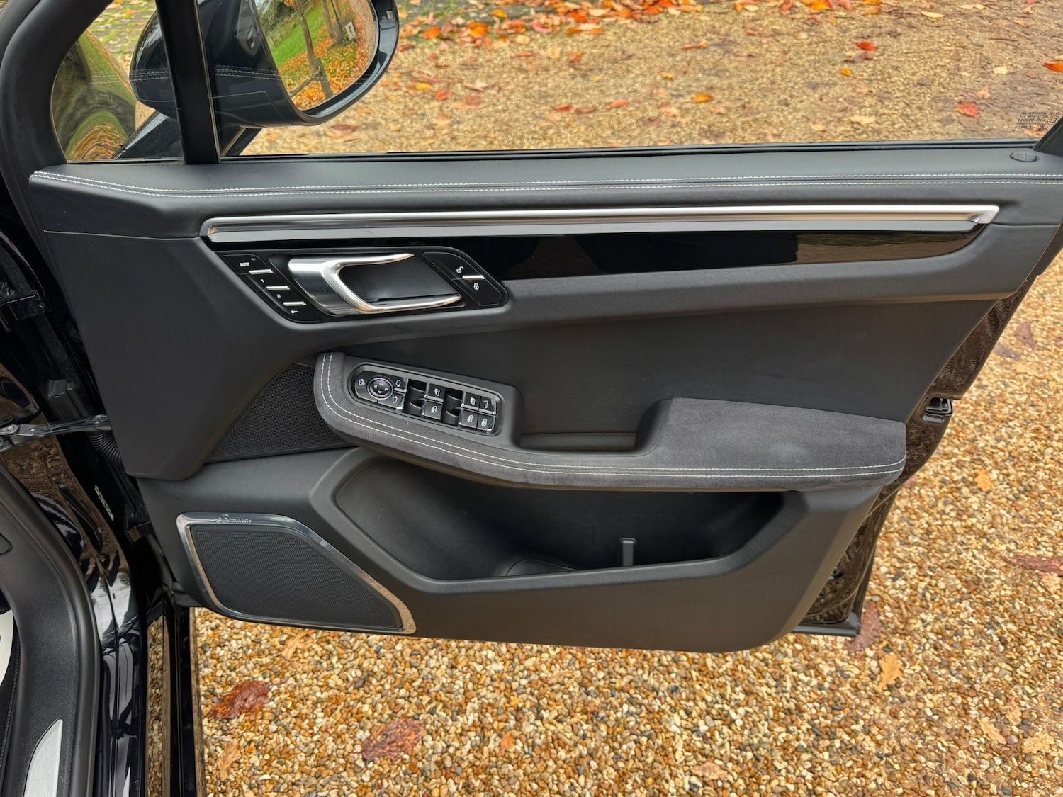 Used Porsche Macan 2017 for sale - 76512531: Photo 33