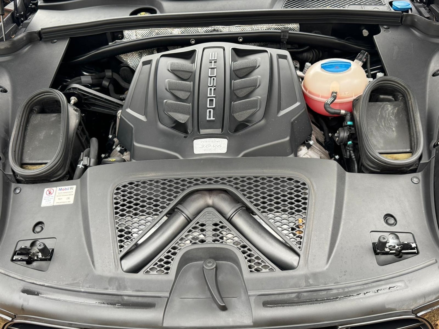 Used Porsche Macan 2017 for sale - 76512531: Photo 41