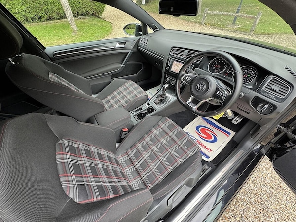Used Volkswagen Golf 2016 for sale - 76152180: Photo 24