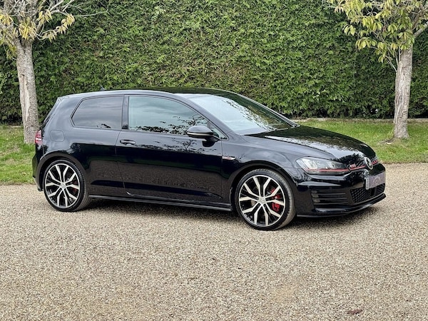 Used Volkswagen Golf 2016 for sale - 76152180: Photo 2