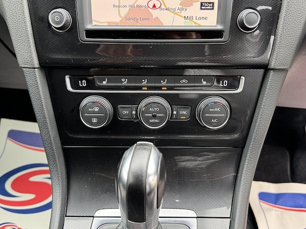 Used Volkswagen Golf 2016 for sale - 76152180: Photo 32