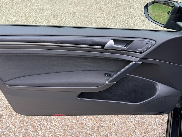 Used Volkswagen Golf 2016 for sale - 76152180: Photo 44