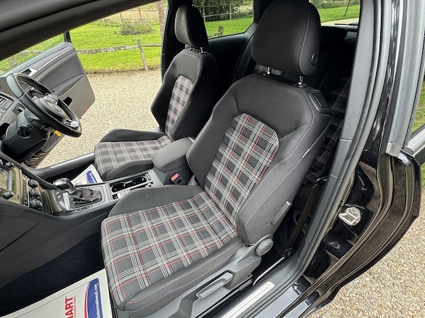 Used Volkswagen Golf 2016 for sale - 76152180: Photo 45