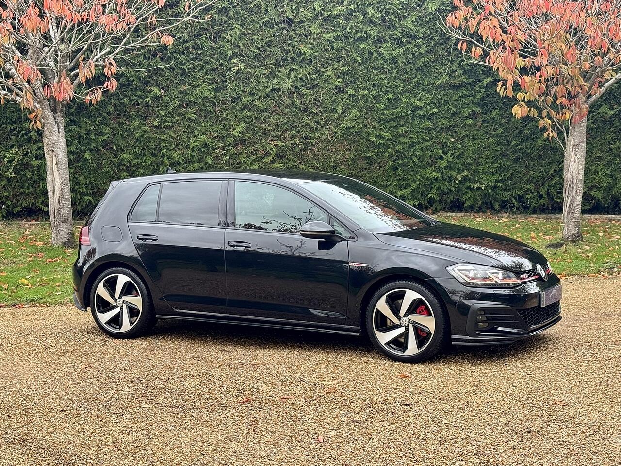 Used Volkswagen Golf 2019 for sale - 76424632: Photo 1