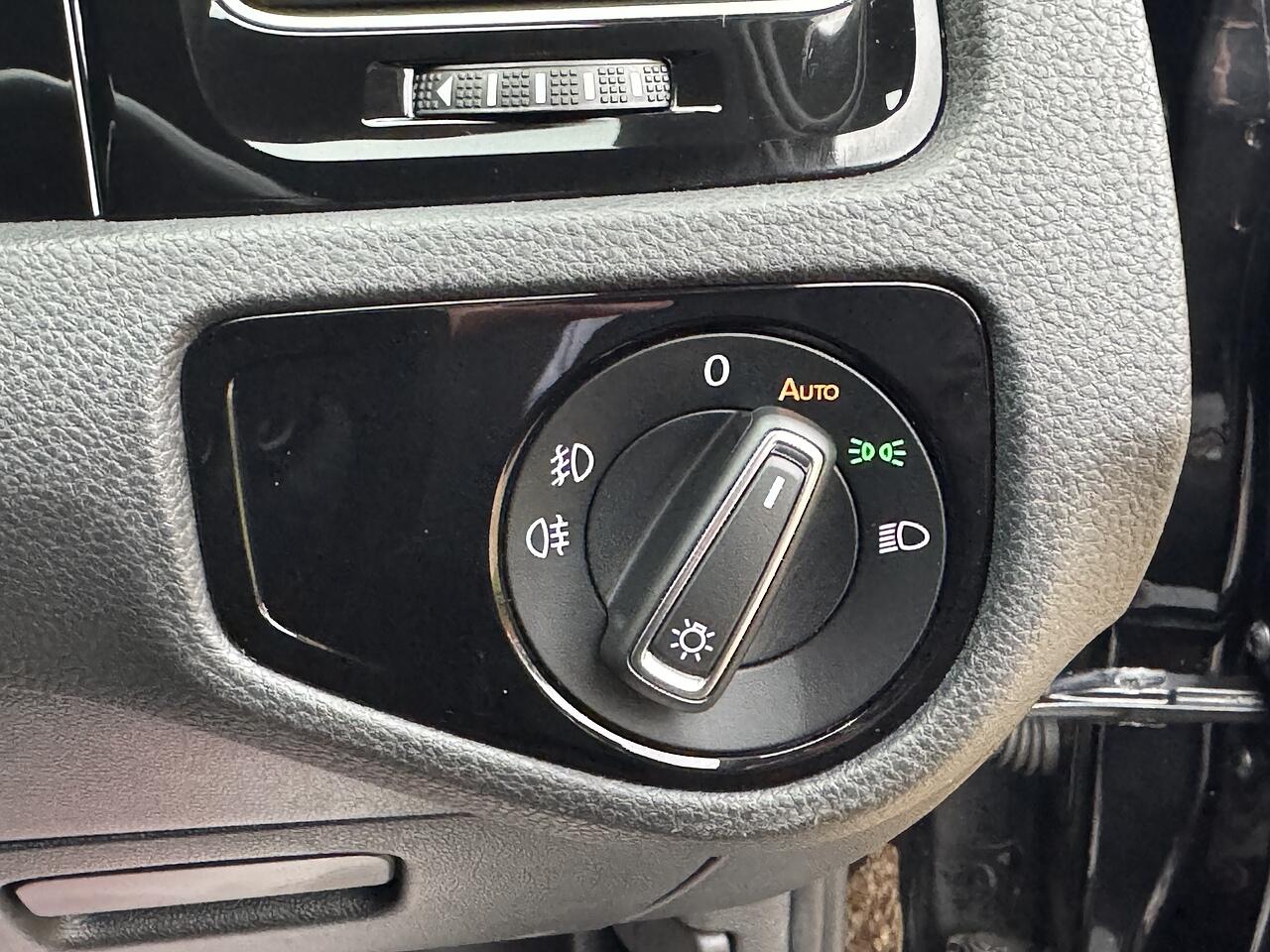 Used Volkswagen Golf 2019 for sale - 76424632: Photo 23