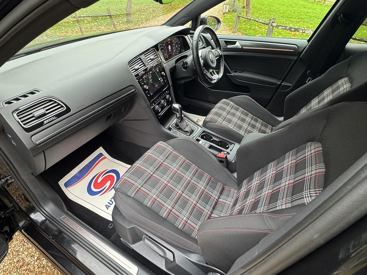 Used Volkswagen Golf 2019 for sale - 76424632: Photo 38