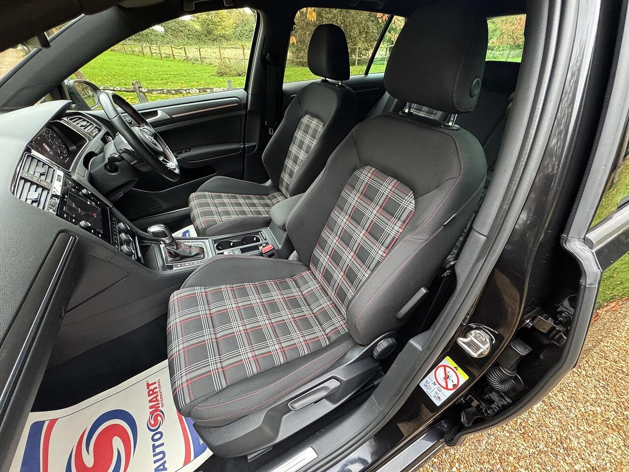 Used Volkswagen Golf 2019 for sale - 76424632: Photo 41