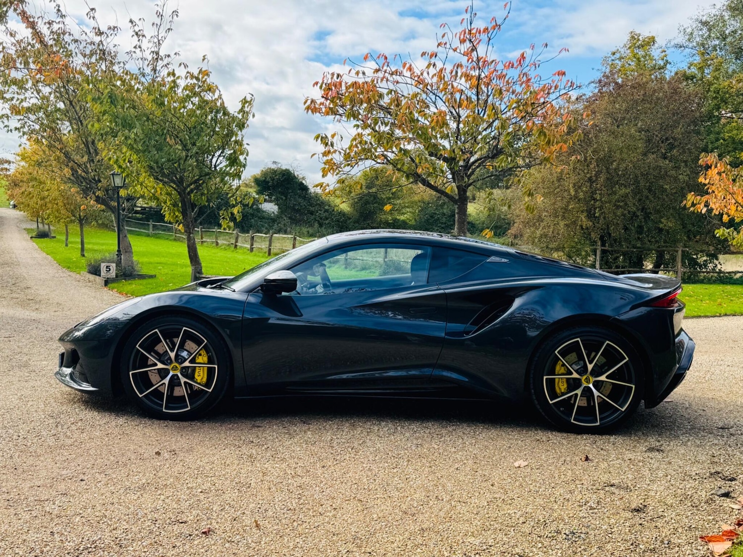 Used Lotus Emira 2023 for sale - 76360121: Photo 5