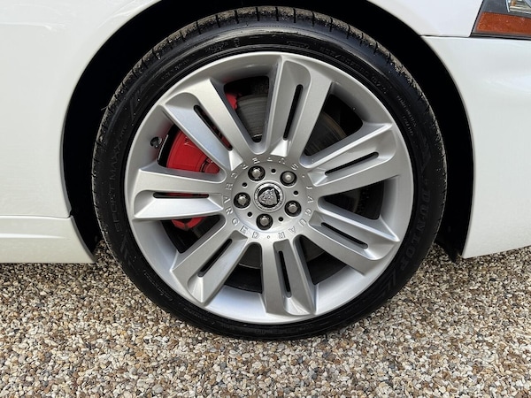 Used Jaguar XKR 2011 for sale - 76137725: Photo 43