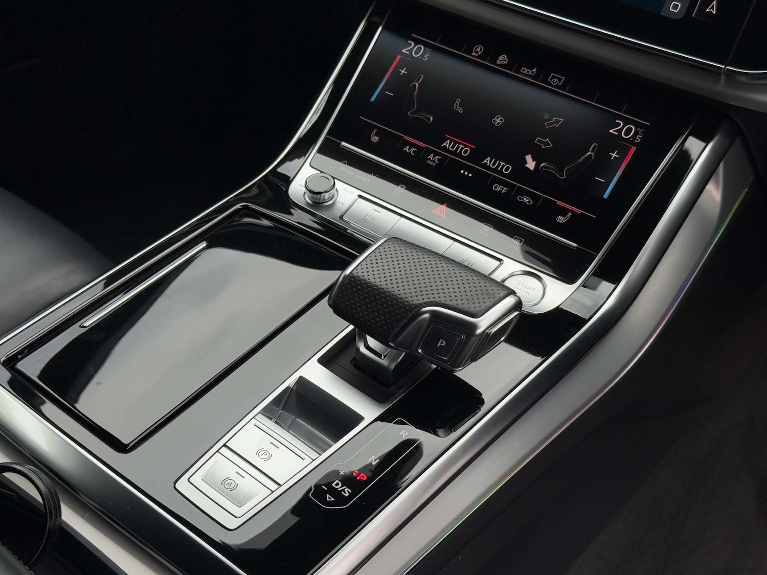 Used Audi Q8 2020 for sale - 76363835: Photo 33