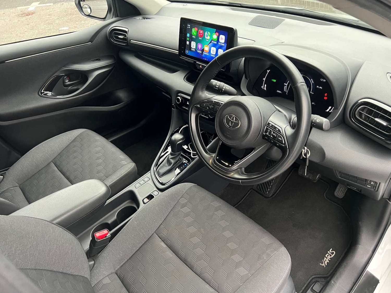 Used Toyota Yaris 2024 for sale - 76670476: Photo 17