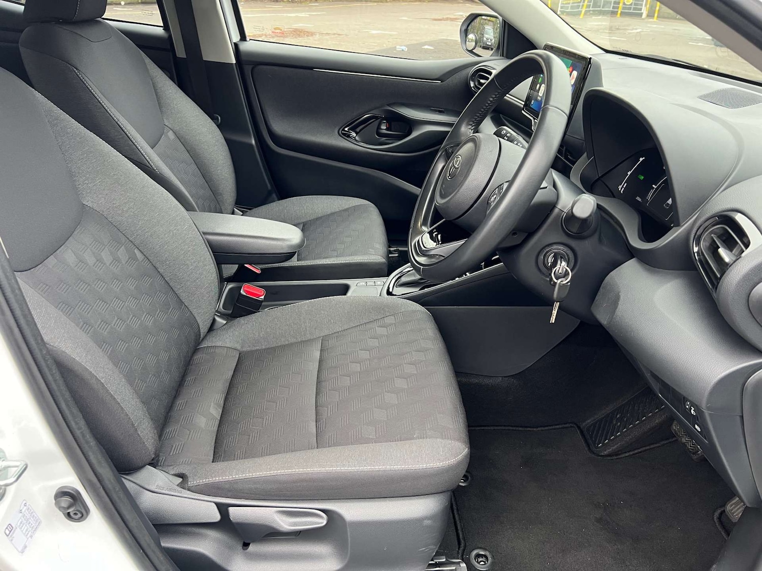 Used Toyota Yaris 2024 for sale - 76670476: Photo 18