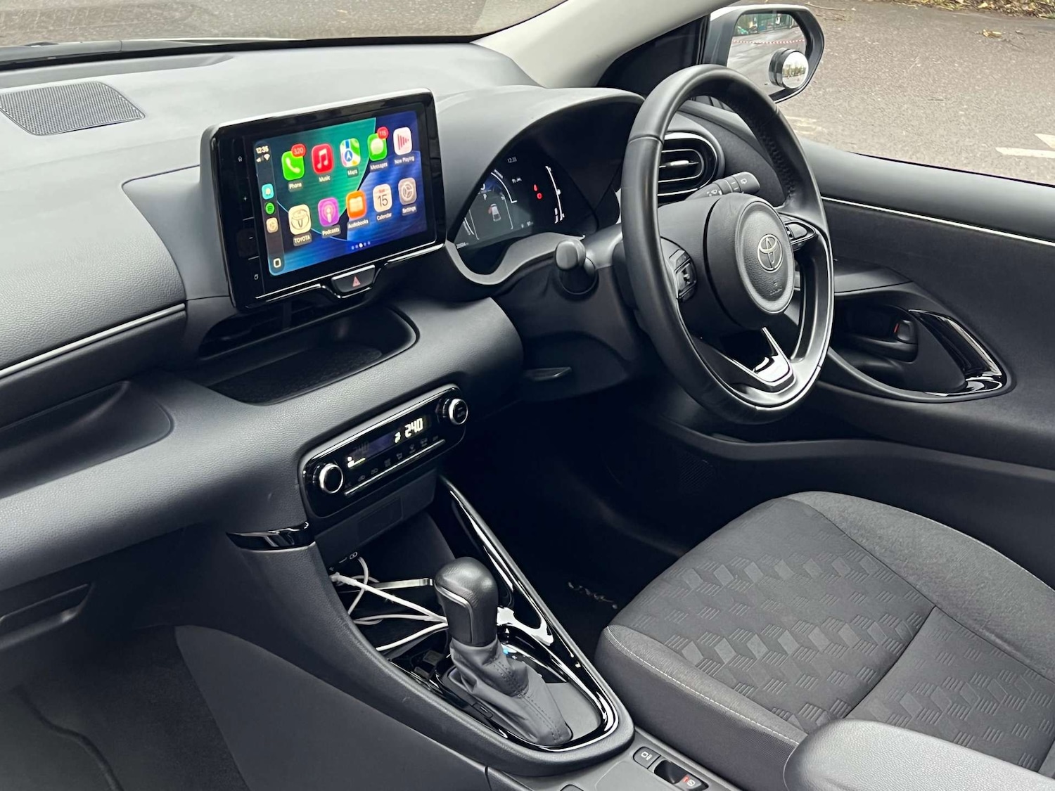 Used Toyota Yaris 2024 for sale - 76670476: Photo 19