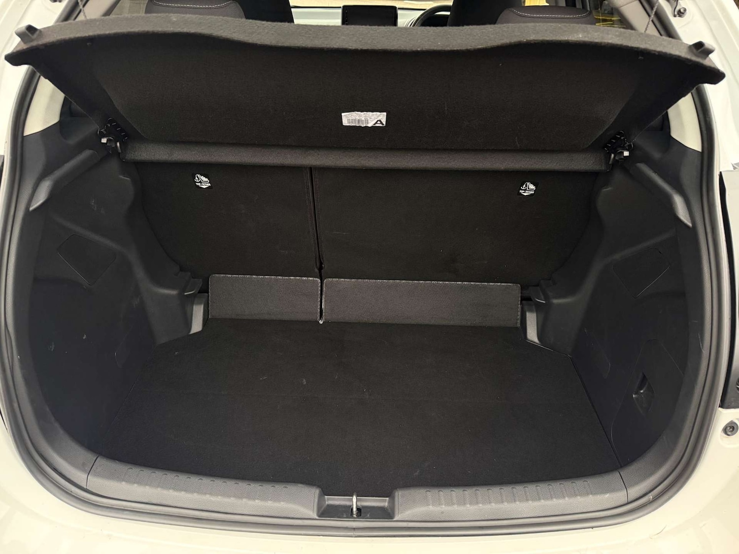 Used Toyota Yaris 2024 for sale - 76670476: Photo 32