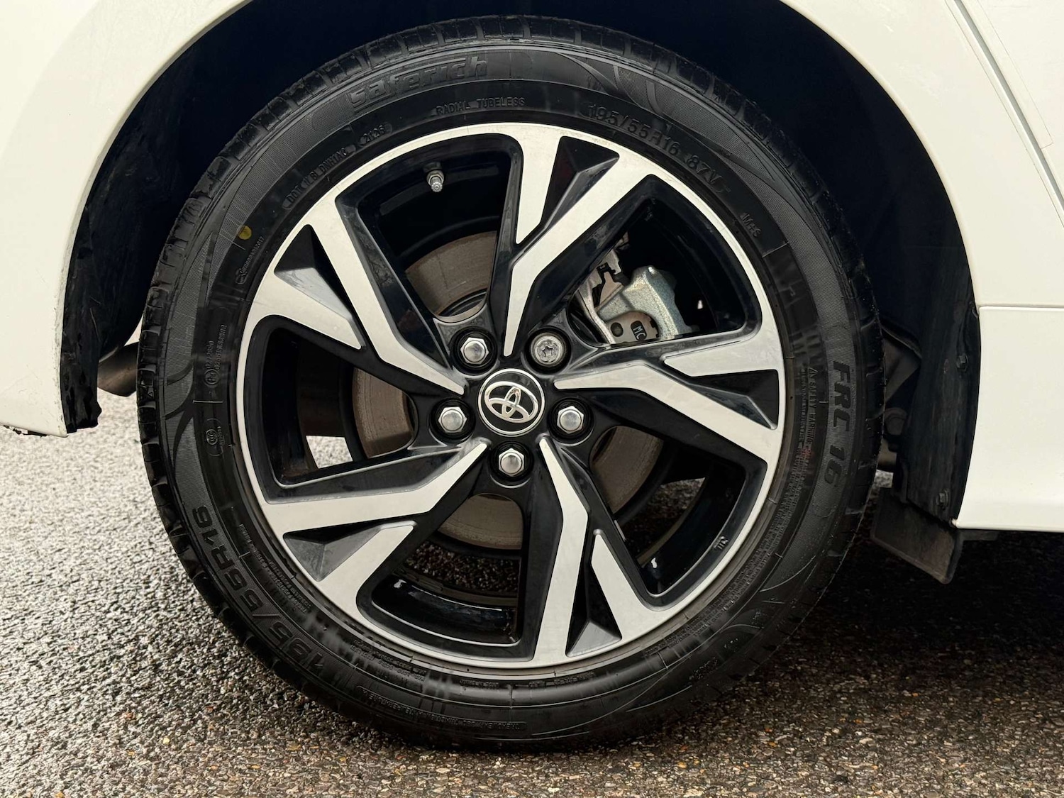 Used Toyota Yaris 2024 for sale - 76670476: Photo 33