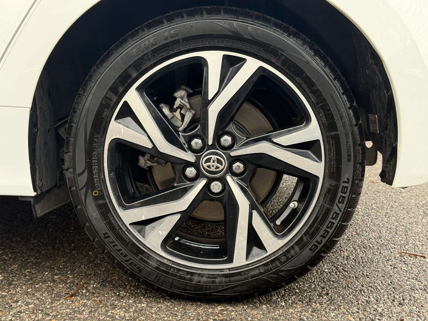 Used Toyota Yaris 2024 for sale - 76670476: Photo 35