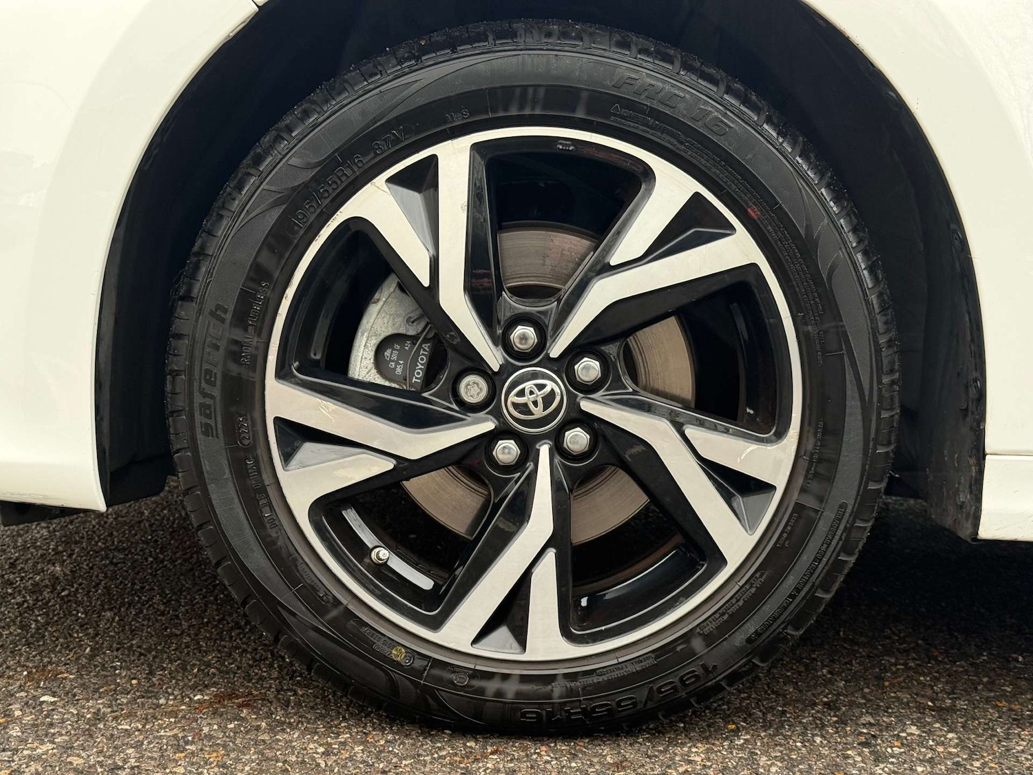 Used Toyota Yaris 2024 for sale - 76670476: Photo 36