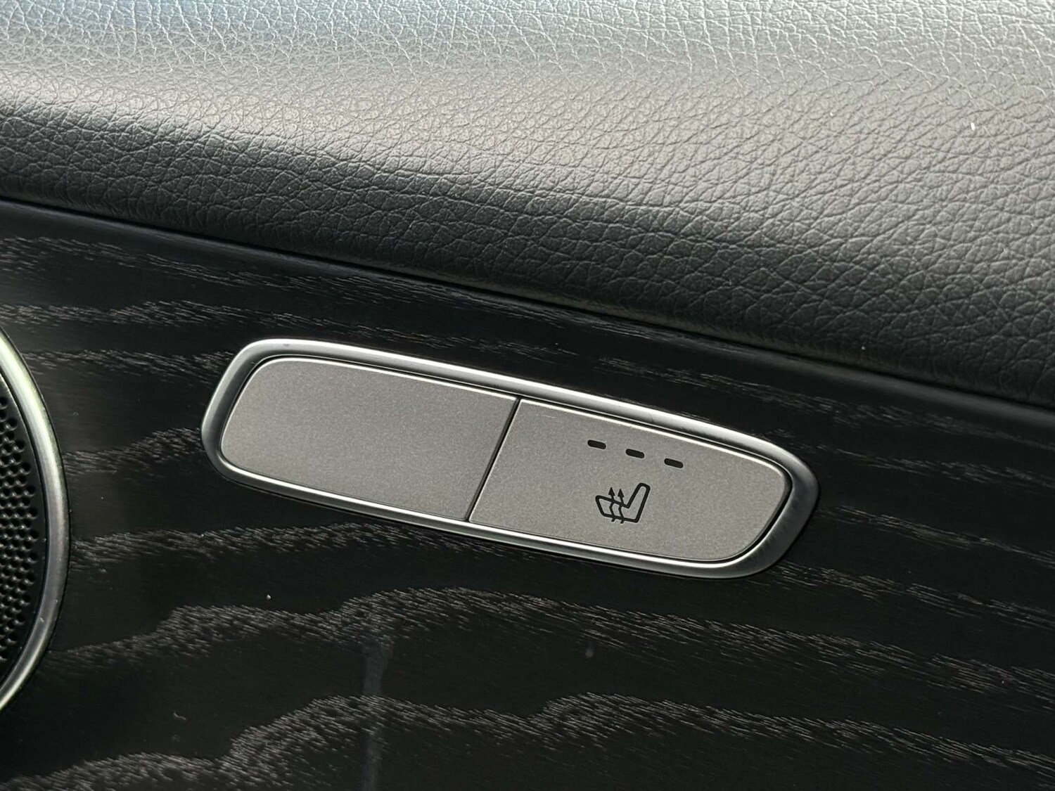 Used Mercedes-Benz GLC 2019 for sale - 75966383: Photo 35