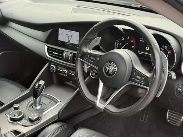 Used Alfa Romeo Giulia 2018 for sale - 75468310: Photo 2