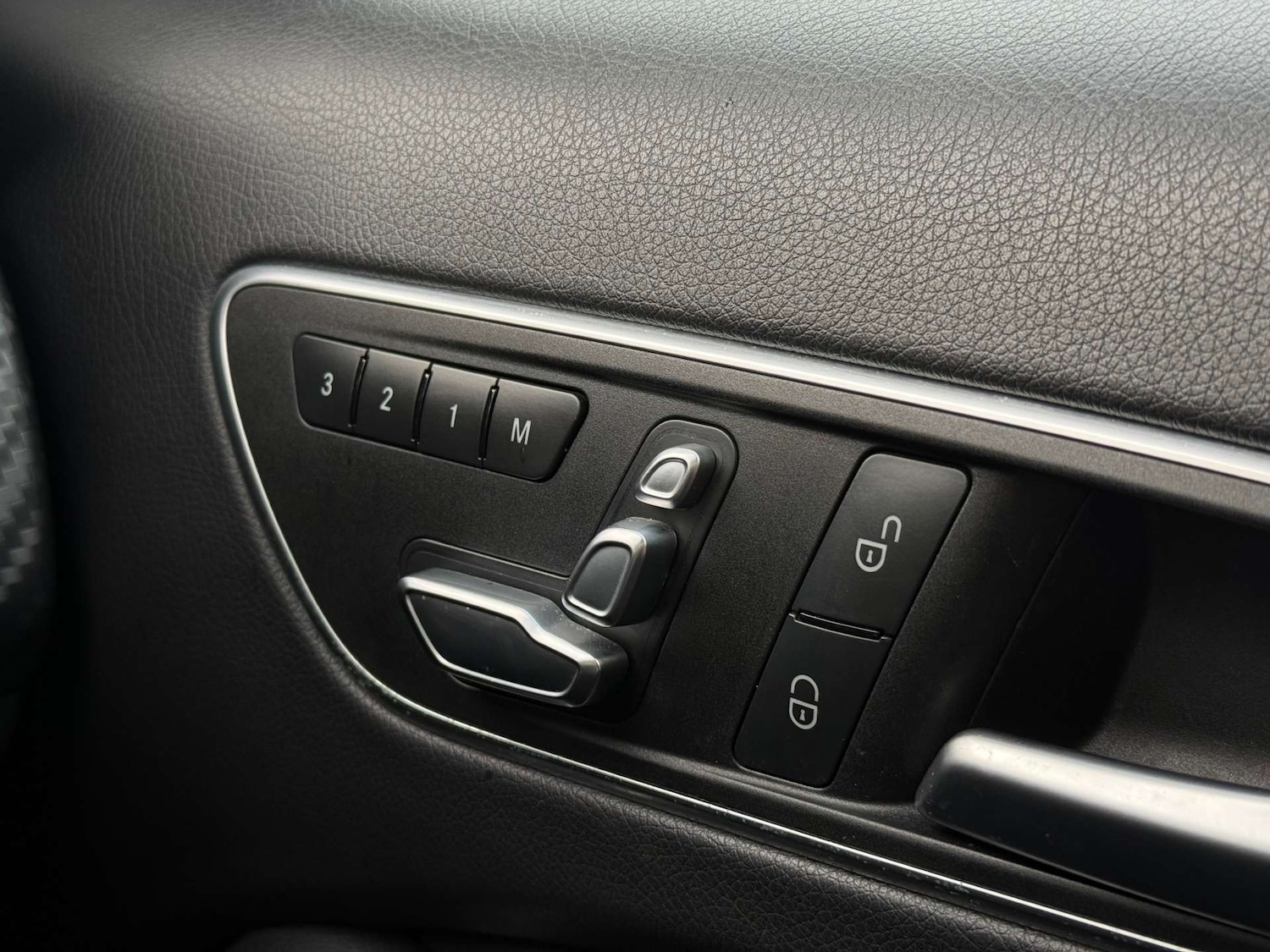 Used Mercedes-Benz A-Class 2016 for sale - 76438966: Photo 31