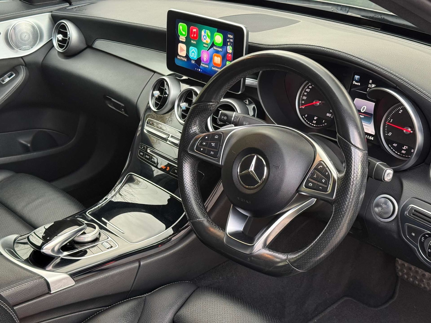 Used Mercedes-Benz C Class 2015 for sale - 76699692: Photo 2