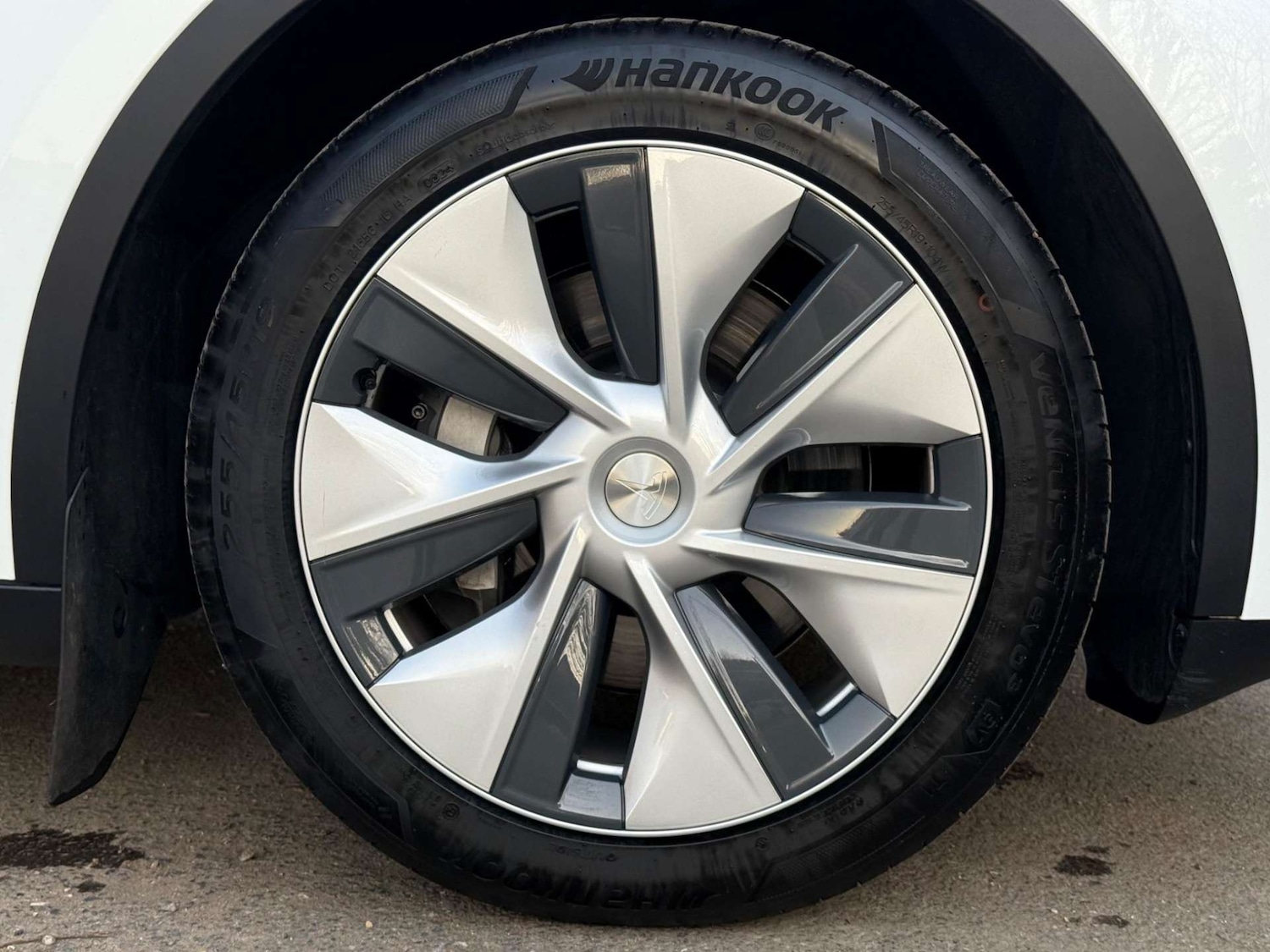 Used Tesla Model Y 2024 for sale - 76601475: Photo 29