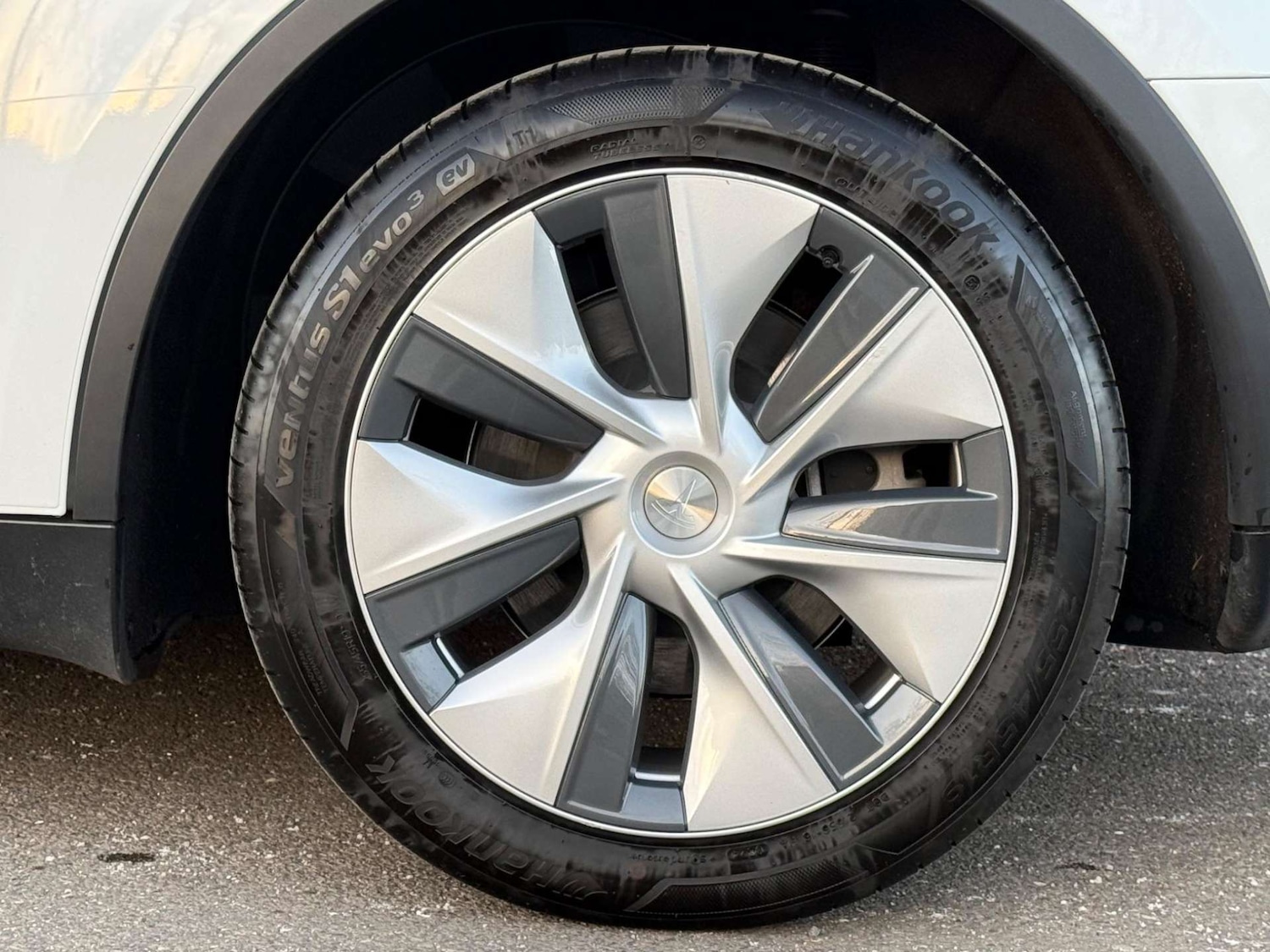 Used Tesla Model Y 2024 for sale - 76601475: Photo 30