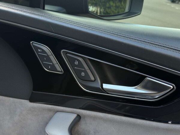 Used Audi Q7 2018 for sale - 75637978: Photo 33
