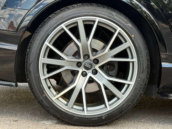 Used Audi Q7 2018 for sale - 75637978: Photo 37