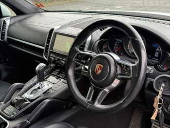 Used Porsche Cayenne 2015 for sale - 74125362: Photo