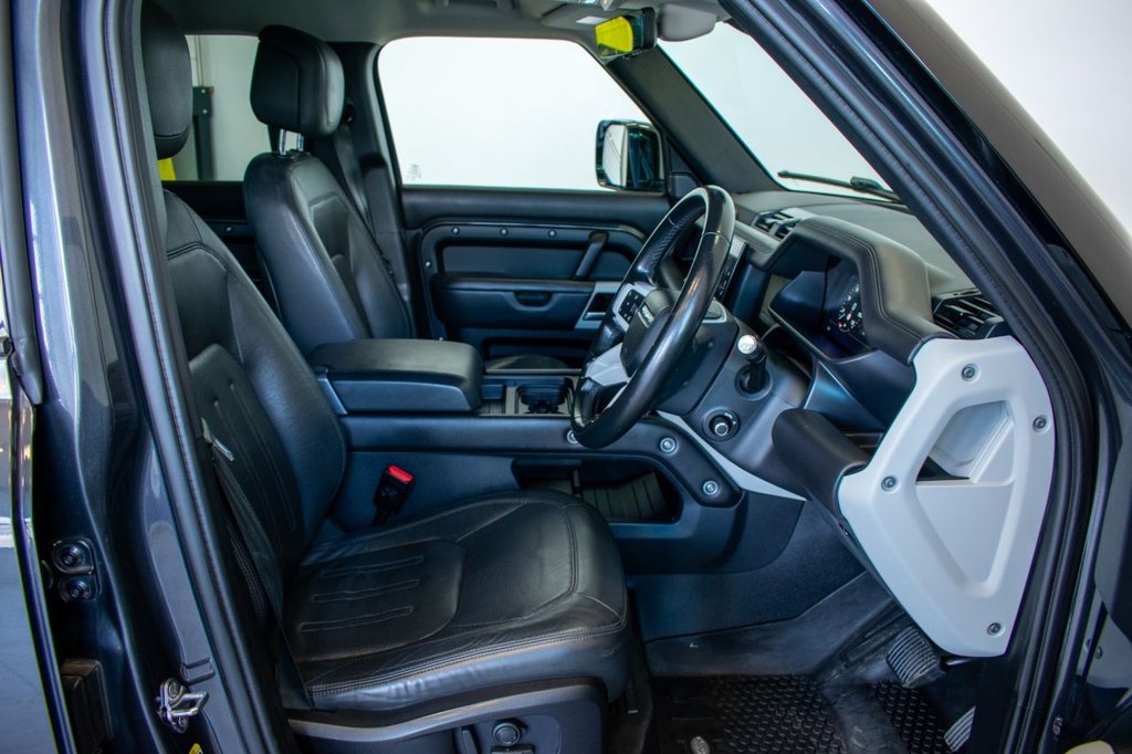 Used Land Rover Defender 2021 for sale - 78030546: Photo 3