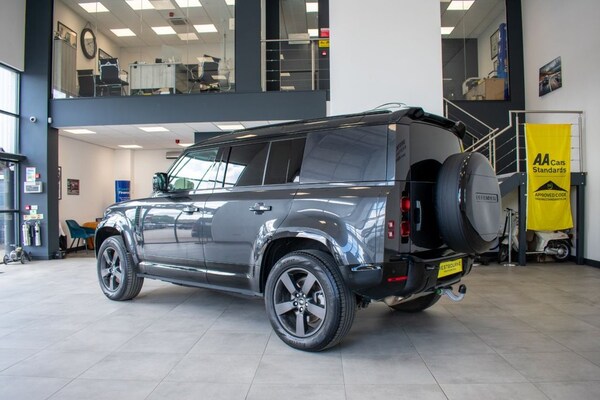 Used Land Rover Defender 2023 for sale - 74876741: Photo 10