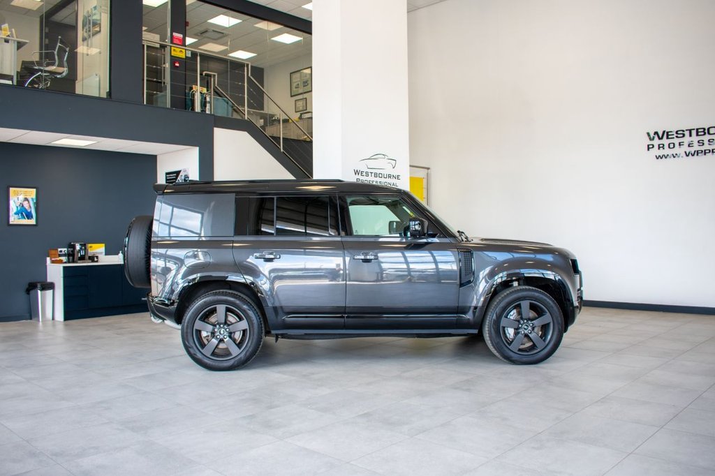 Used Land Rover Defender 2023 for sale - 76950134: Photo 3