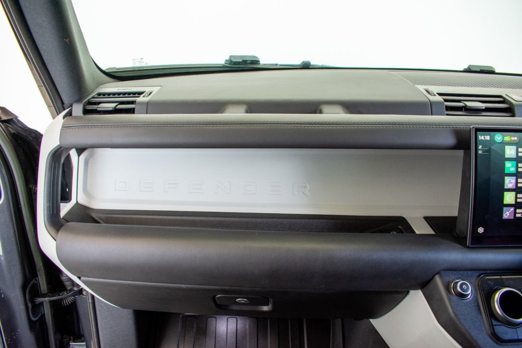 Used Land Rover Defender 2023 for sale - 76950134: Photo 31
