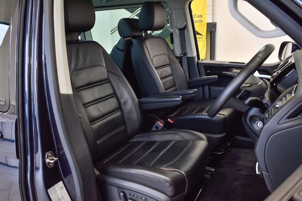 Used Volkswagen Caravelle 2018 for sale - 76303660: Photo 2