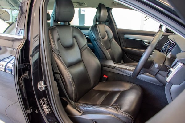 Used Volvo V90 2017 for sale - 75296144: Photo 2