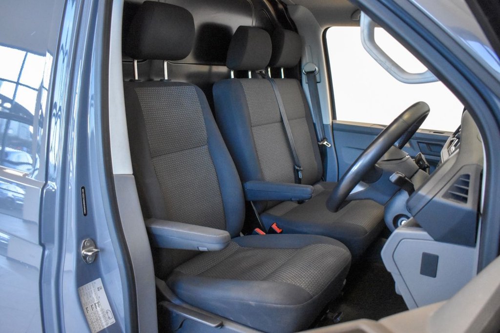 Used Volkswagen Transporter 2023 for sale - 77990536: Photo 2