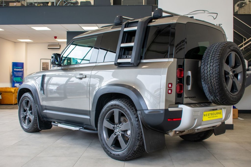 Used Land Rover Defender 2022 for sale - 77904965: Photo 11
