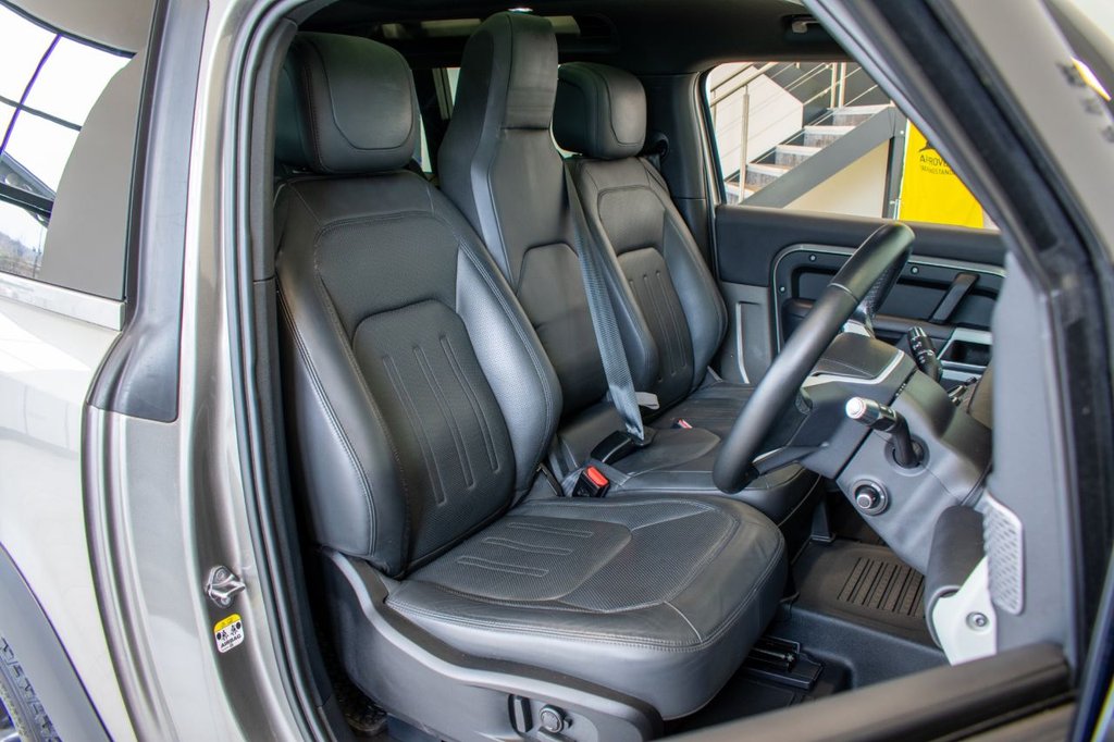 Used Land Rover Defender 2022 for sale - 77904965: Photo 2