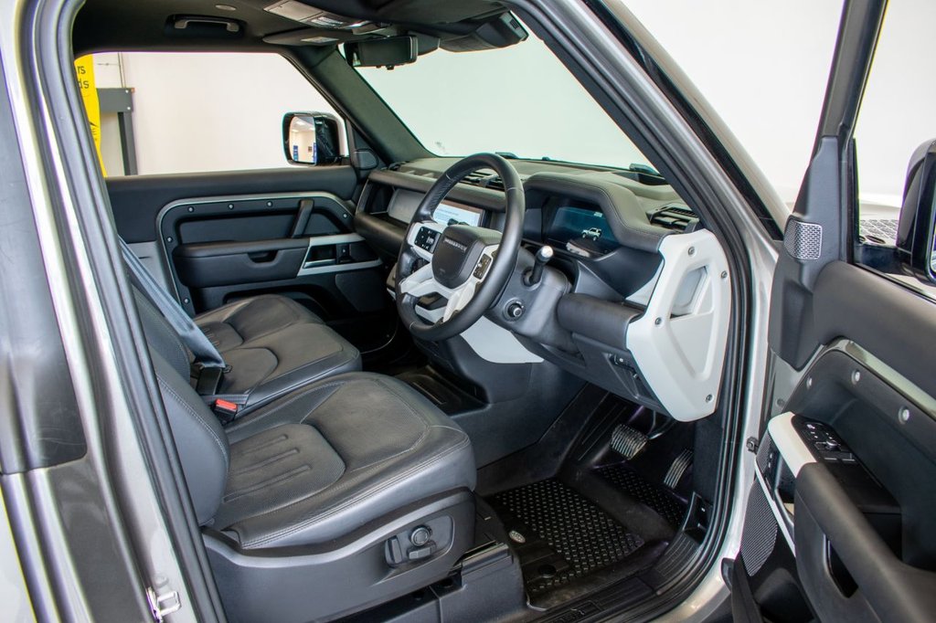 Used Land Rover Defender 2022 for sale - 77904965: Photo 6