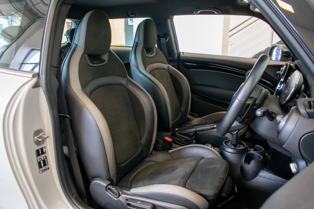 Used MINI Hatch 2021 for sale - 76105441: Photo 2