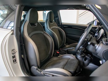 Used MINI Hatch 2021 for sale - 76105441: Photo 2